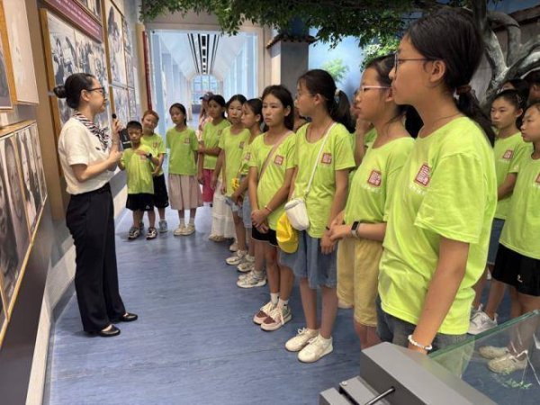 比较出名的配资平台 跨越千山万水 新疆木垒“石榴籽”赴福建东山共叙山海情